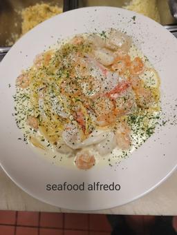 Seafood Alfredo